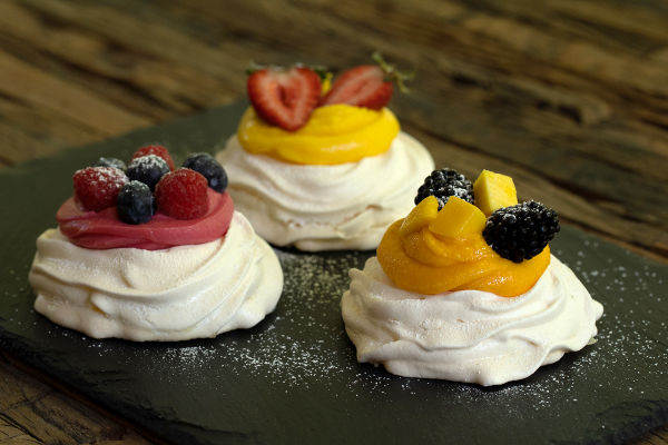 pavlova gluten free baking classes meringue dessert brentwood tennessee